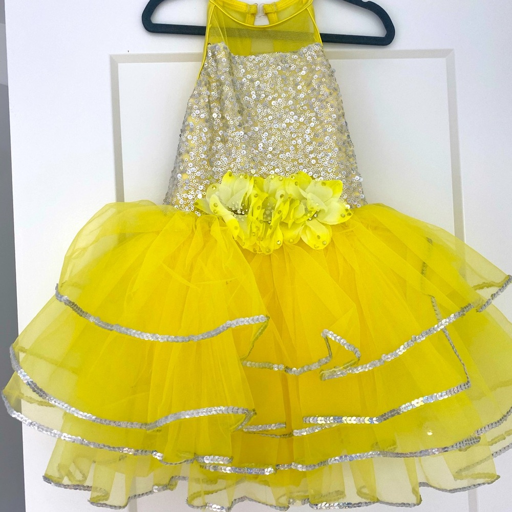 Dress for ballet or ballroom dancing for 3-4 years